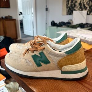 New Balance Beige and Green Sneakers